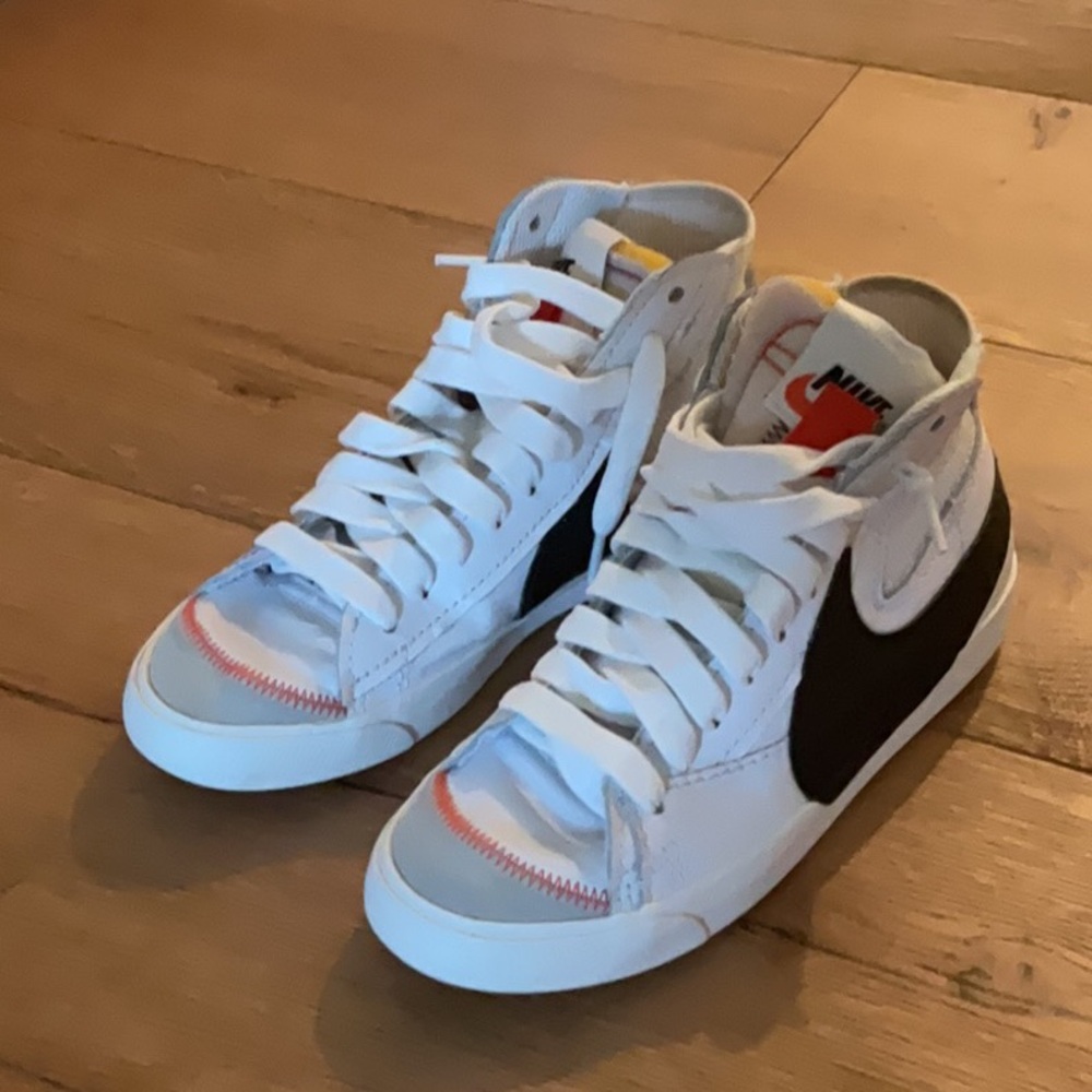 Nike blazers “Big swoosh”